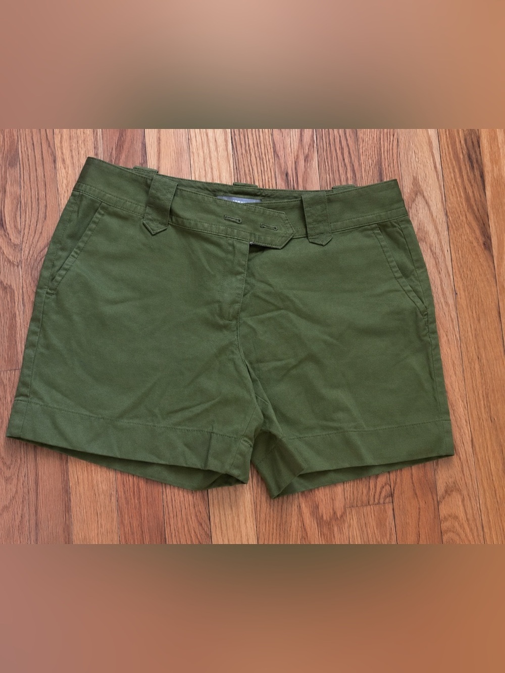 Ann Taylor Signature Fit Olive Green 100% Cotton Chino Shorts Women’s Size 10 - Picture 2 of 6